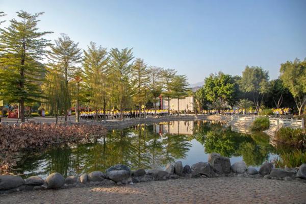 学校精神:自动自发 自强不息.jpg 学校精神:自动自发 自强不息.jpg